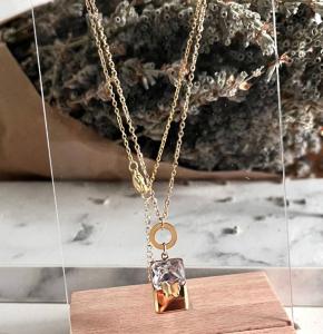 Paslanmaz Çelik Taş Detaylı Kalın Kesme Plakada Kelebek Kadın Küpe